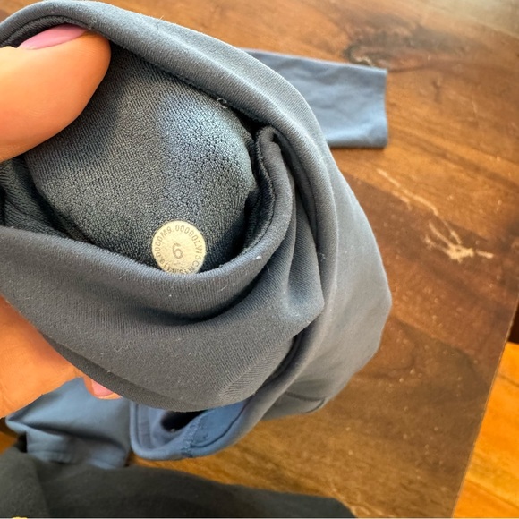 Lululemon to the beat legging code blue size 6 - Picture 3 of 3